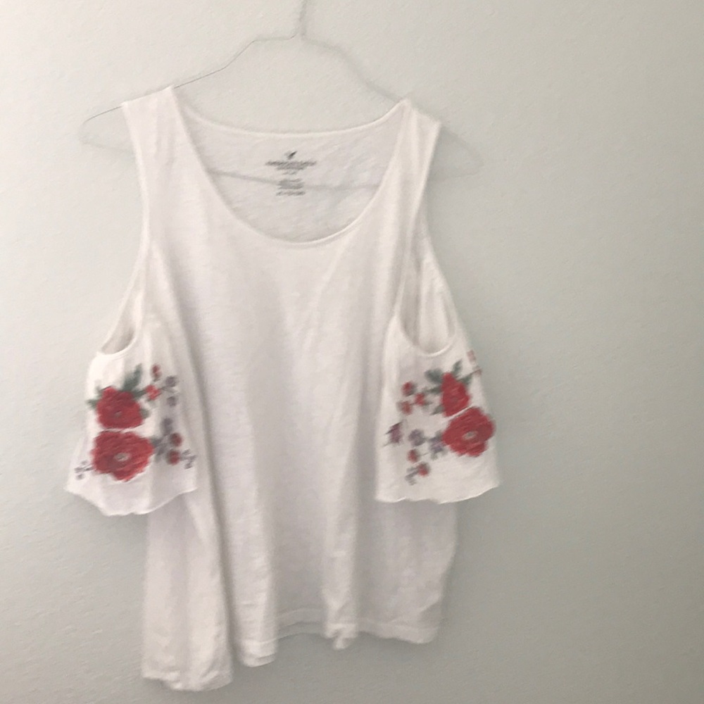 American Eagle peek a boo shoulder shirt XL